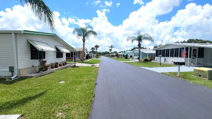 210 Sweet Circle a Winter Haven, FL Mobile or Manufactured Home for Sale